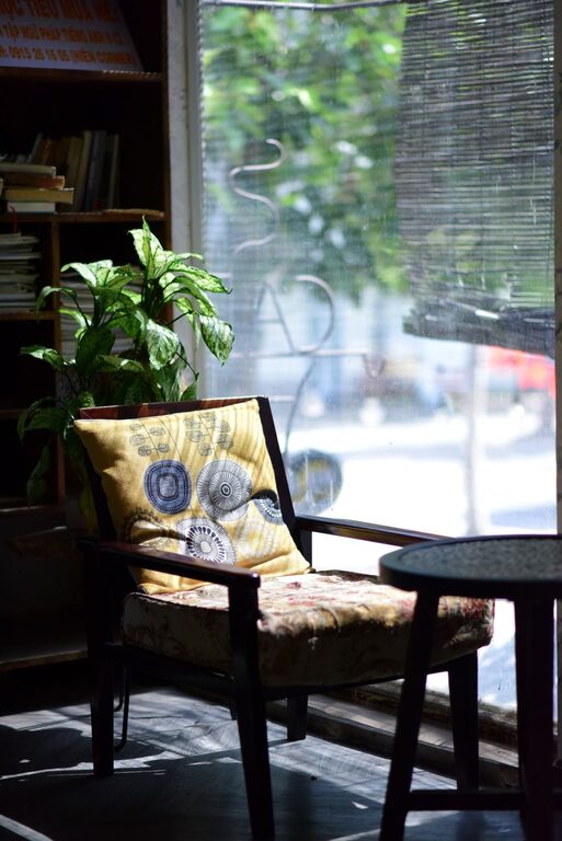 Tips for Creating a Cozy Reading Nook in Any Space